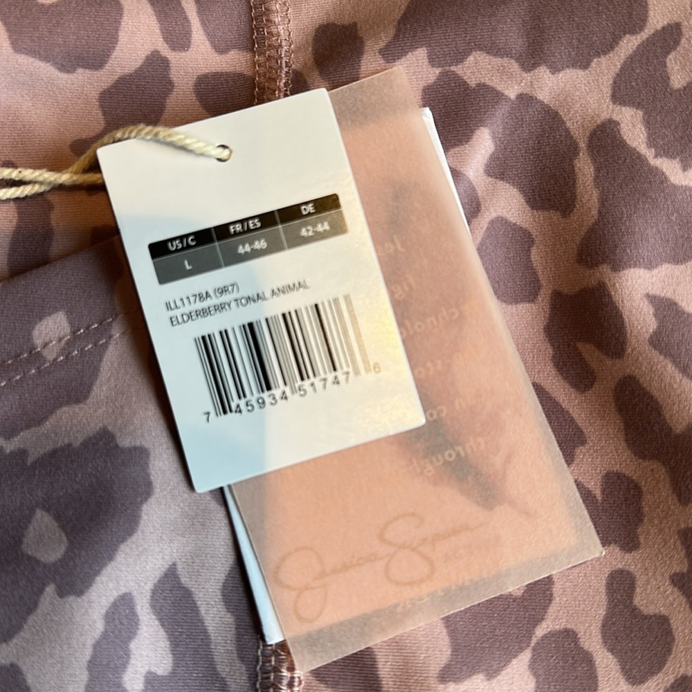 Jessica Simpson Slimtek Active Leggings. - Picture 3 of 6
